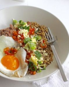 Яичница с пророщенным овсом и овощами