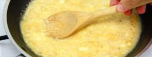 яичница с сыром фета. Шаг 6