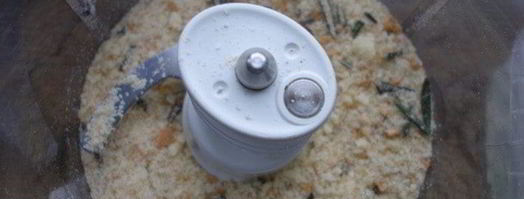 яичница со шпинатом и розмариновыми сухариками. Шаг 3