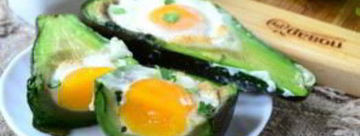 яичница в авокадо. Шаг 5