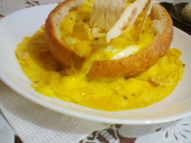 Рецепт яичницы в булке кораблик в море