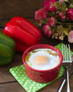 Завтрак из сосисок и яиц