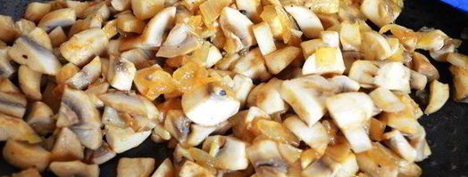 яйца, запеченные с картофелем и грибами. Шаг 4