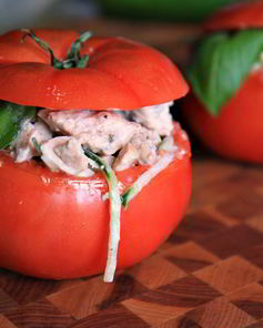 Закуска из куриной грудки в помидорках