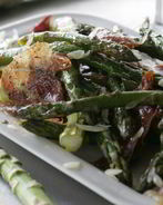 Закуска из спаржи с ветчиной