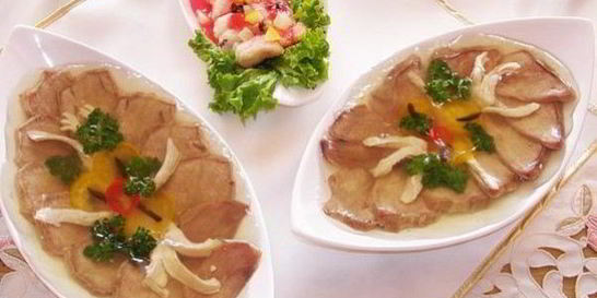 Заливное из говяжьего языка