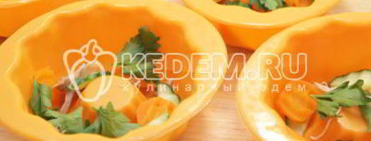 заливное из курицы новогоднее. Шаг 7