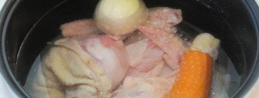 заливное из курицы в мультиварке. Шаг 3