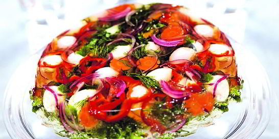 Заливное из перепелиных яиц