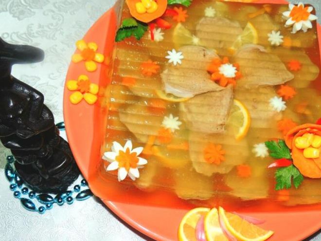 Рецепт заливного из телячьих языков с маринованными опятами