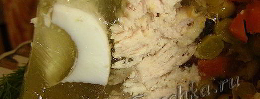 заливное с курицей, яйцами и горошком. Шаг 15