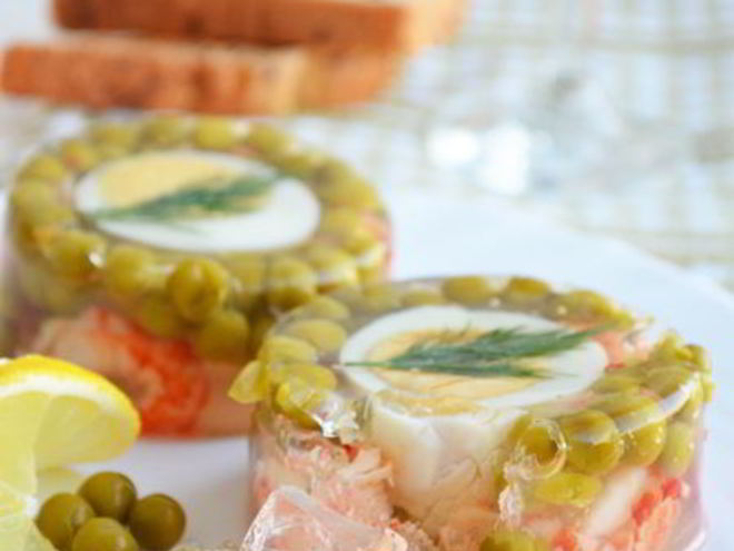 Рецепт заливного с яйцом и креветками