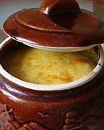 Жульен на молоке с курицей и грибами в горшочках