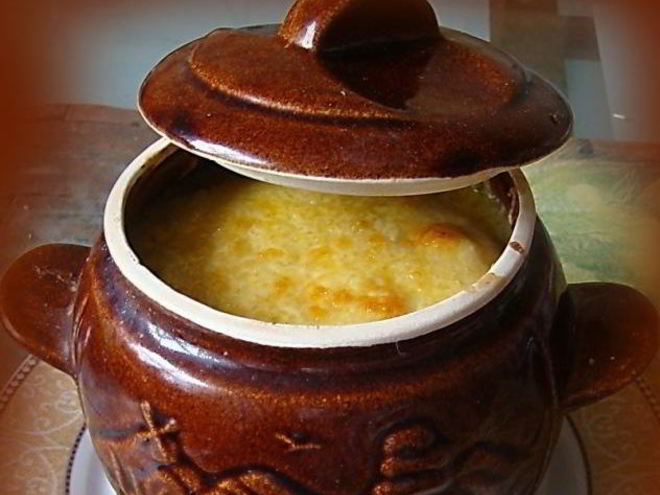 Рецепт жульена на молоке с курицей и грибами в горшочках