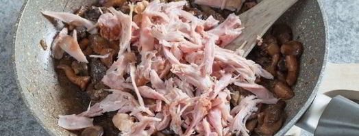 жульен с курицей, грибами и сметаной. Шаг 10