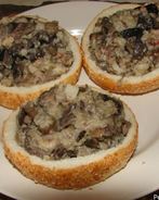 Жульен в булочках с курицей и грибами