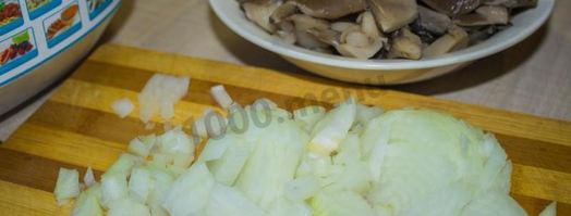 жульен в мультиварке с курицей и грибами. Шаг 7