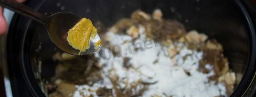 жульен в мультиварке с курицей и грибами. Шаг 11